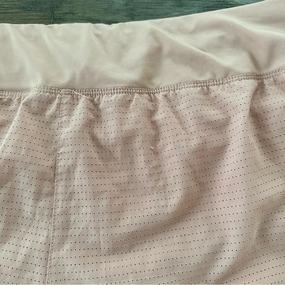 Nike Womens XL Peach Dri Fit Lined Mesh Running Shorts Run Activewear Workout - Picture 2 of 4
